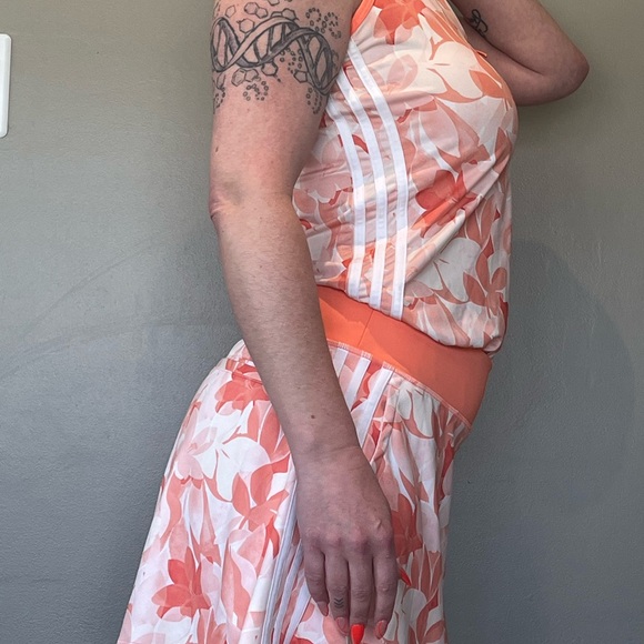 Adidas exclusive “our fairway floral collection” performance skort & top - Picture 4 of 15